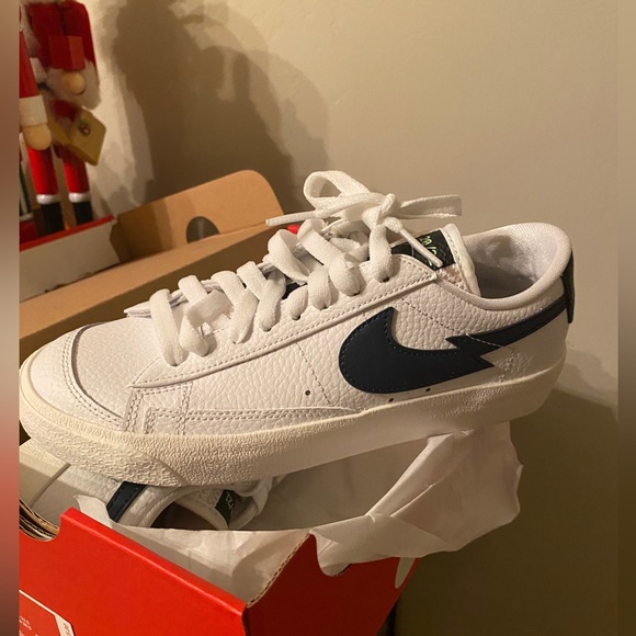 brand new never been worn nike blazer low 77. Split Swoosh Aquamarine (GS. - Picture 4 of 7